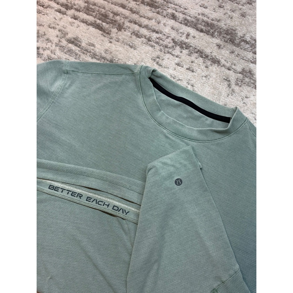 Lululemon Metal Vent Tech Shirt Mens XL Green Better Each Day Short Sleeve